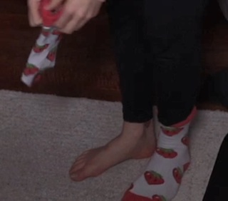 Loserfruit feet photo thumbnail