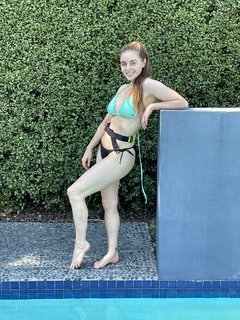 Loserfruit feet photo thumbnail