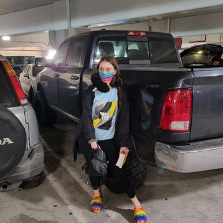 Loserfruit feet photo thumbnail