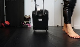 Loserfruit feet photo thumbnail