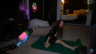 Loserfruit feet photo thumbnail