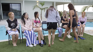 Loserfruit feet photo thumbnail