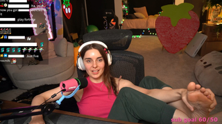 Loserfruit feet photo thumbnail