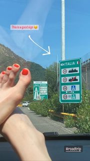 Lotte Verbeek feet photo 8