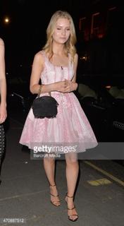 Lottie Moss feet photo thumbnail