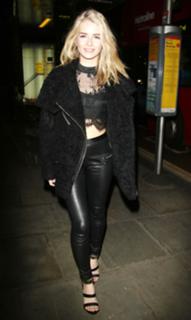 Lottie Moss feet photo thumbnail