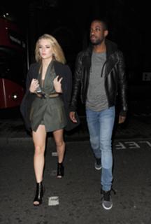 Lottie Moss feet photo thumbnail