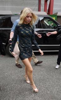 Lottie Moss feet photo thumbnail