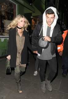 Lottie Moss feet photo thumbnail