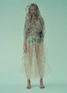 Lottie Moss feet photo thumbnail