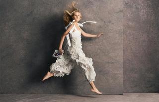 Lottie Moss feet photo thumbnail