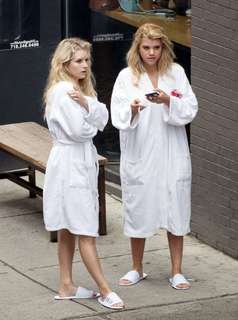 Lottie Moss feet photo thumbnail