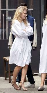 Lottie Moss feet photo thumbnail