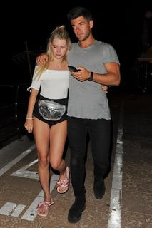 Lottie Moss feet photo thumbnail