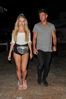 Lottie Moss feet photo thumbnail