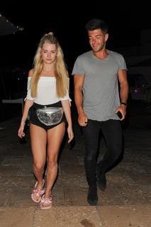 Lottie Moss feet photo thumbnail