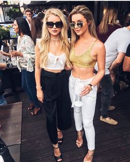 Lottie Moss feet photo thumbnail