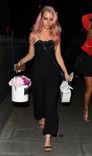 Lottie Moss feet photo thumbnail