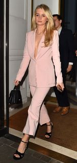 Lottie Moss feet photo thumbnail