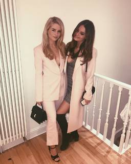 Lottie Moss feet photo thumbnail