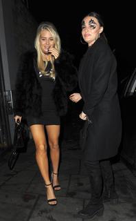 Lottie Moss feet photo thumbnail