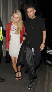 Lottie Moss feet photo thumbnail