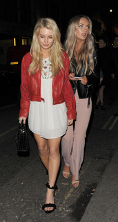 Lottie Moss feet photo thumbnail