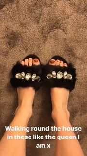 Lottie Moss feet photo thumbnail
