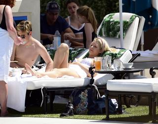 Lottie Moss feet photo thumbnail