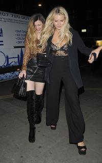 Lottie Moss feet photo thumbnail