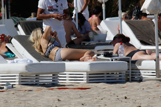 Lottie Moss feet photo thumbnail