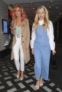 Lottie Moss feet photo thumbnail