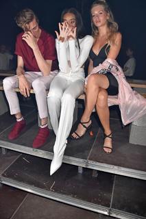 Lottie Moss feet photo thumbnail