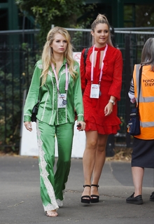 Lottie Moss feet photo thumbnail
