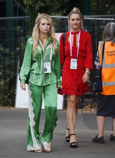 Lottie Moss feet photo thumbnail