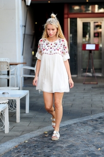 Lottie Moss feet photo thumbnail