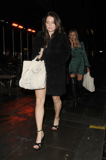 Lottie Moss feet photo thumbnail