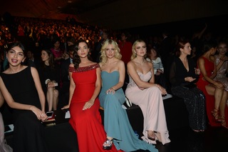 Lottie Moss feet photo thumbnail