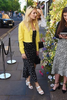 Lottie Moss feet photo thumbnail