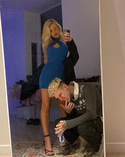 Lottie Moss feet photo thumbnail