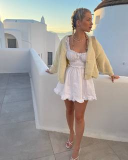 Lottie Moss feet photo thumbnail