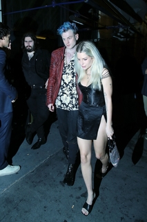 Lottie Moss feet photo thumbnail