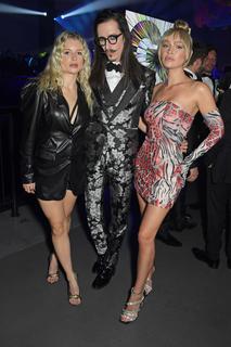 Lottie Moss feet photo thumbnail