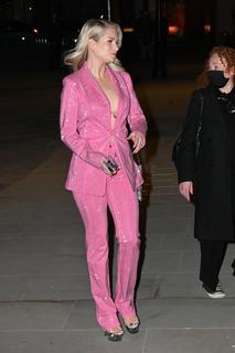 Lottie Moss feet photo thumbnail