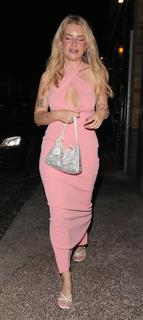 Lottie Moss feet photo thumbnail