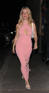 Lottie Moss feet photo thumbnail