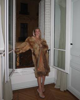 Lottie Moss feet photo thumbnail