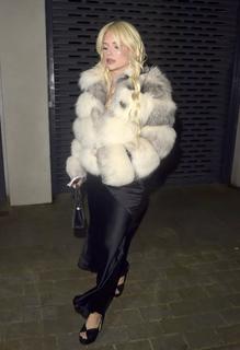 Lottie Moss feet photo thumbnail