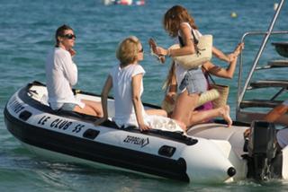 Lou Doillon feet photo 3