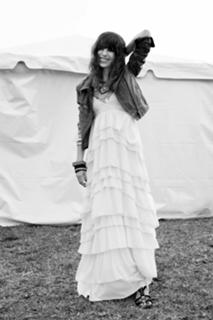 Lou Doillon feet photo 8